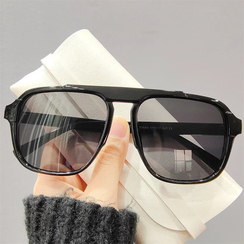 New Oversized Frame Sunglasses - огляд і ціна Vintage Fashion Brands
