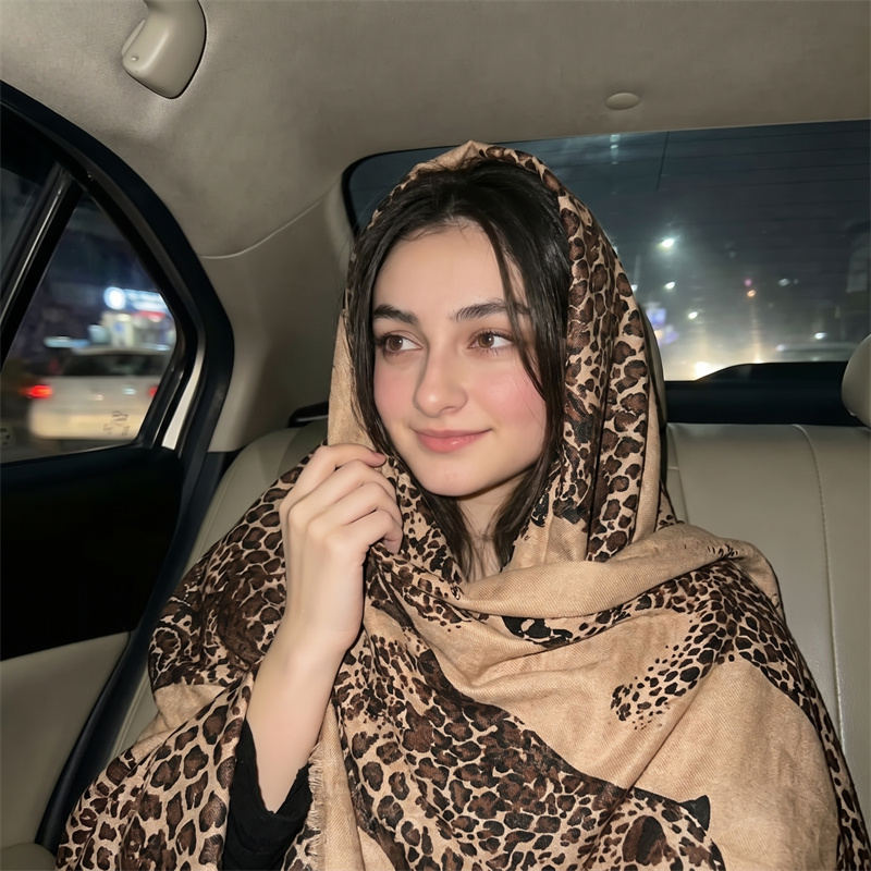 Vintage Leopard Print Hijab an - огляд і ціна Vintage Fashion For Women